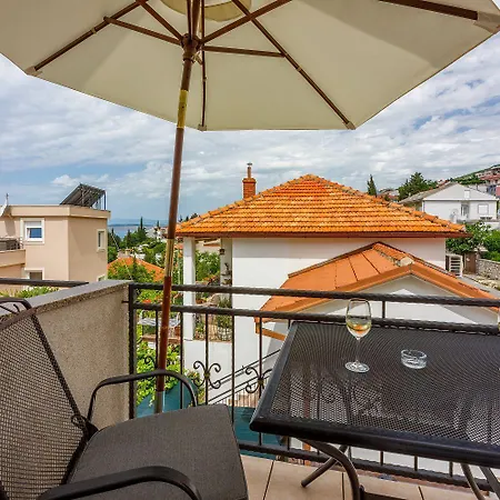 Bezauberndes Nur 100 Meter Zum Mit Sauna, Whirlpool, Meerblick, Wifi Dramalj
