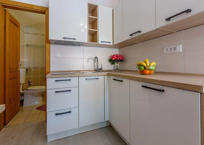 Bezauberndes Nur 100 Meter Zum Mit Sauna, Whirlpool, Meerblick, Wifi Apartmán Dramalj